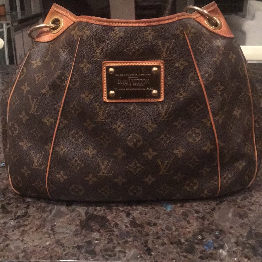 Louis Vuitton Galleria Purse